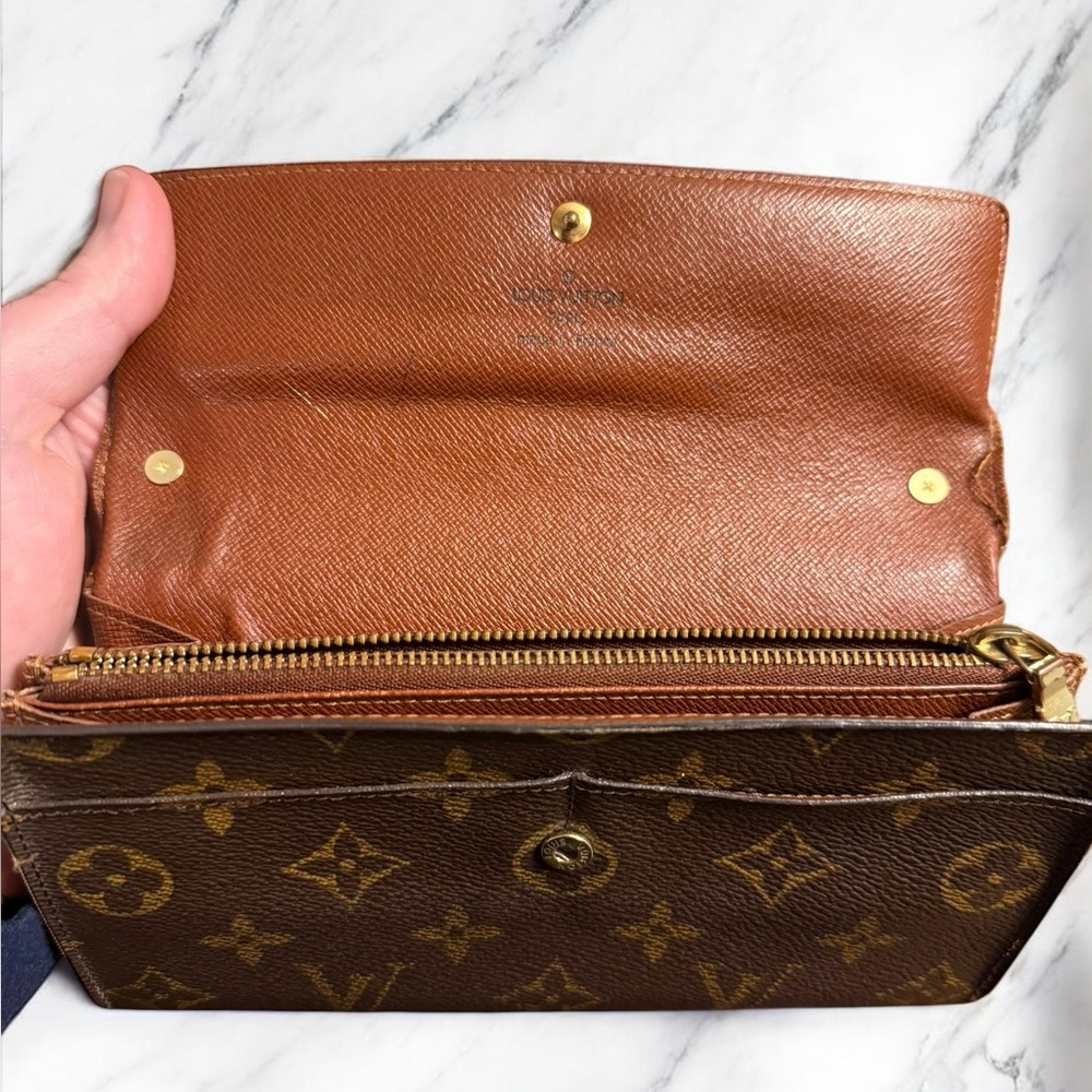 Louis Vuitton Vintage Monogram Sarah Wallet With Crossbody Chain With COA - Picture 6 of 16